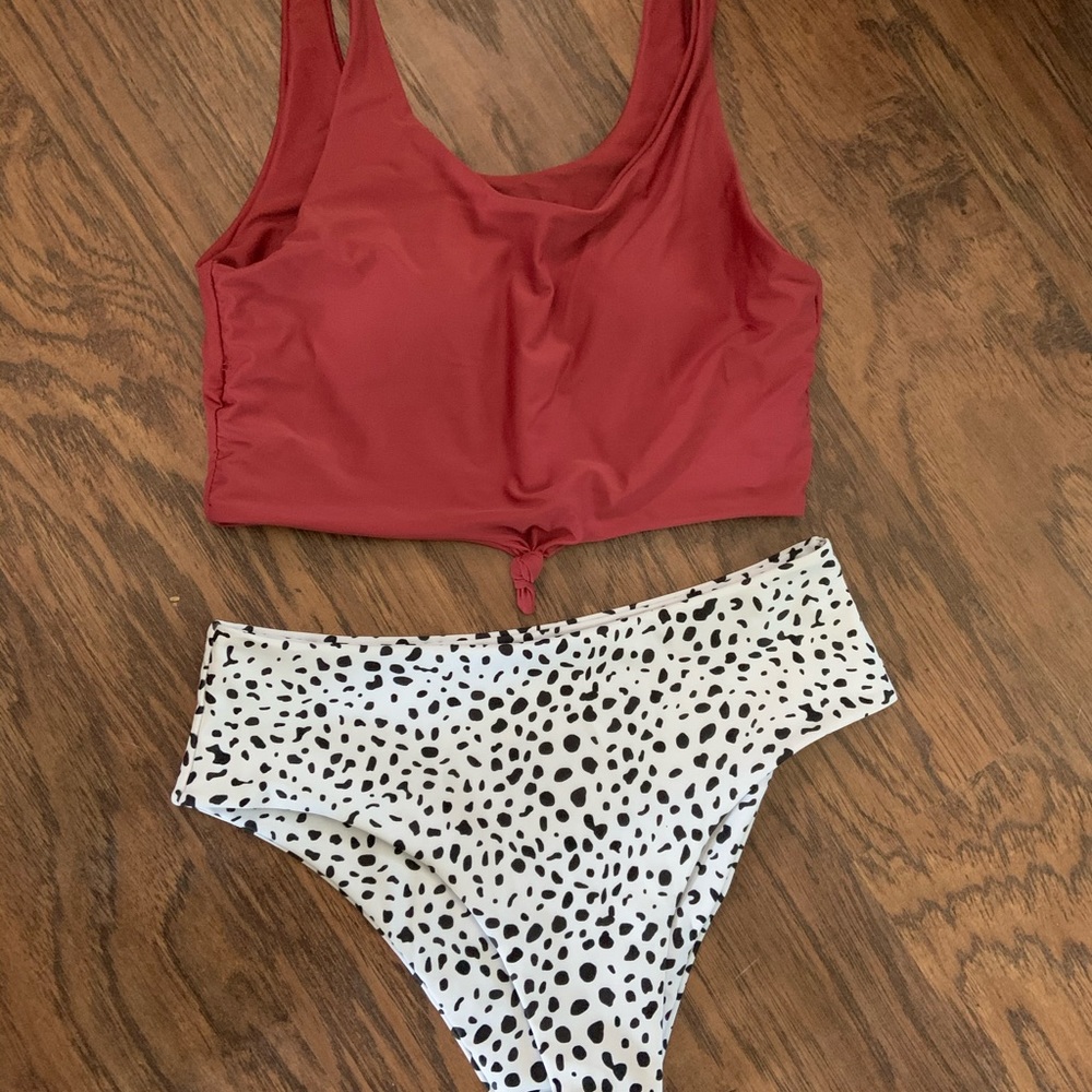 Women’s XL Bikini Swimsuit /Dalmatian Bottoms